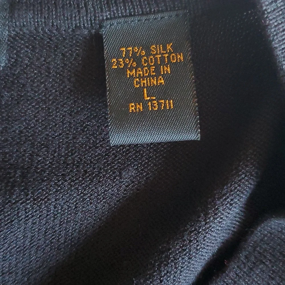 Metropolitan by Lord and Taylor  black and gray V-neck argyle sweater - Picture 5 of 6